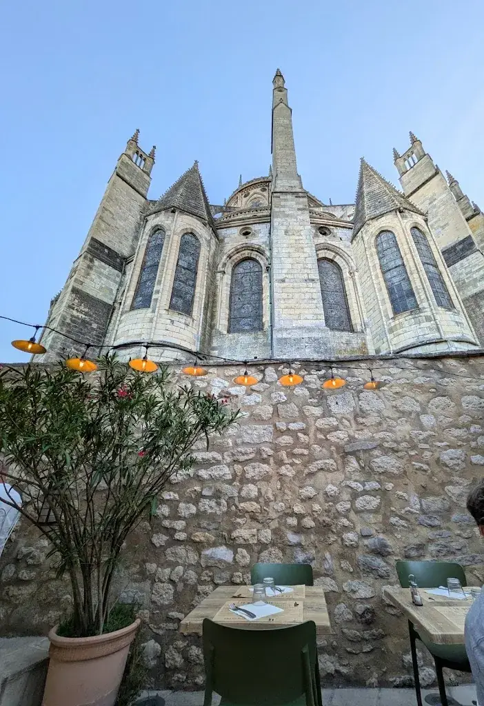 Sarah GH_La Gargouille_Bourges_review