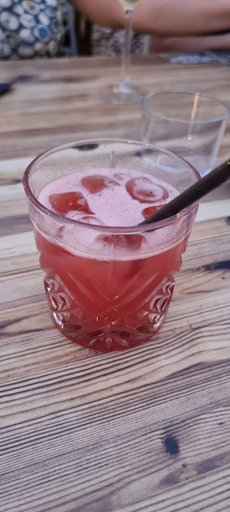 Farah Al Shoufi_ROOFTOP L' INCONTOURNABLE_Bourges_review