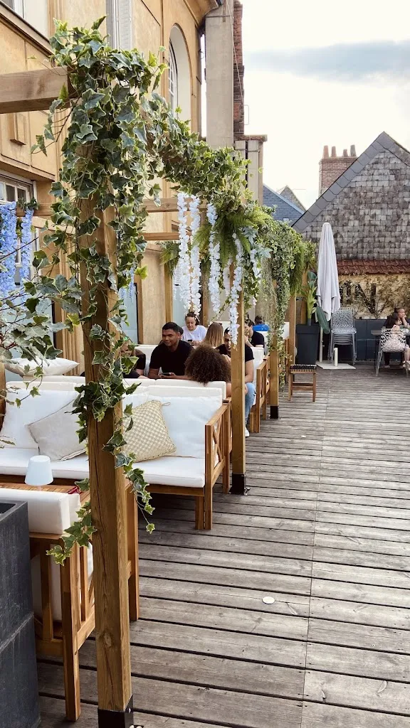 ROOFTOP L' INCONTOURNABLE restaurant in Bourges