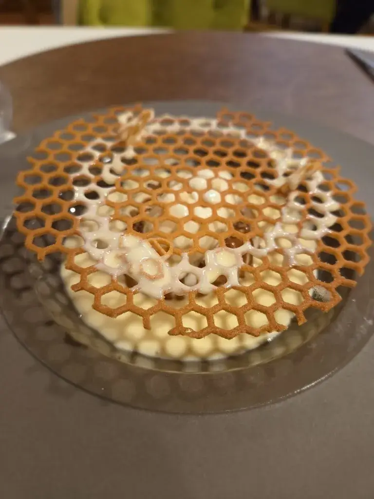 Mucio Mattos_Domus Restaurant_Mont-près-Chambord_reseña