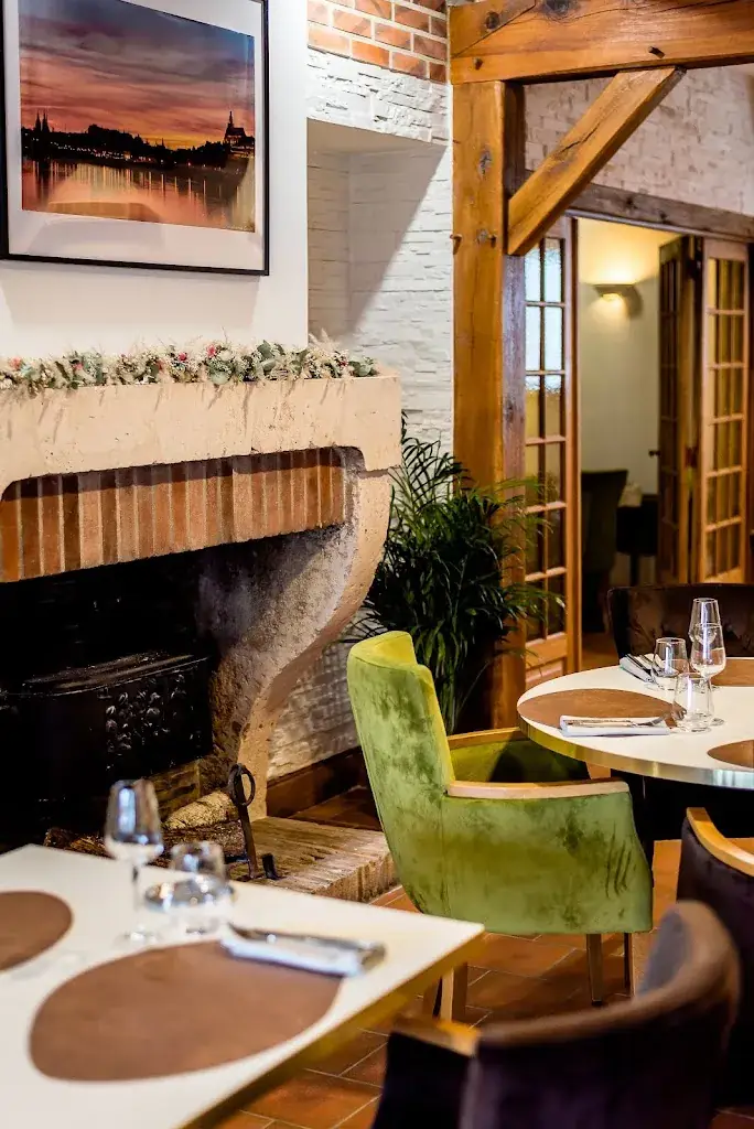 Domus Restaurant restaurant in Mont-près-Chambord