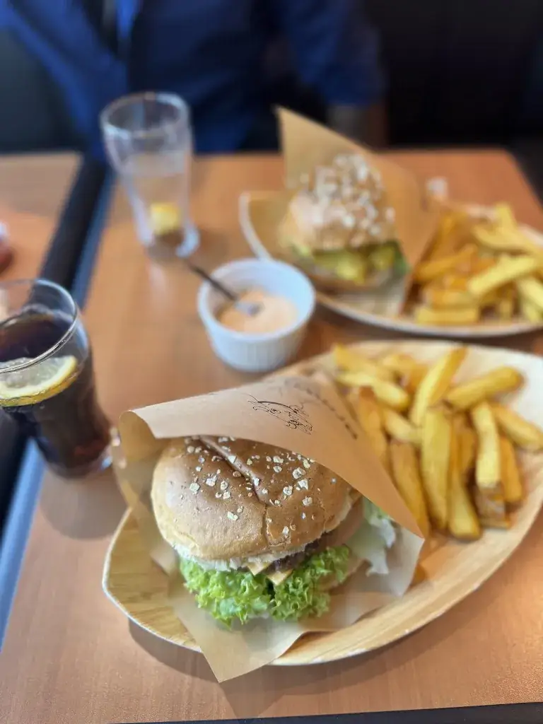 Brown Bull_Bulle_slider_image_3