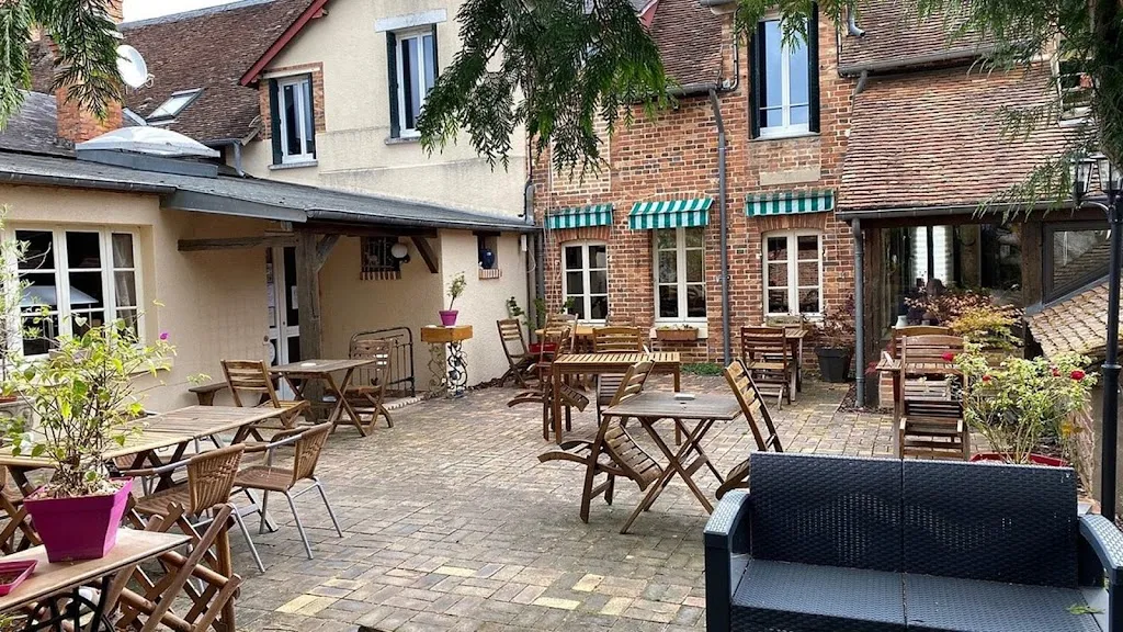 Hôtel autonome la Halte Solognote Restaurant in Brinon-sur-Sauldre