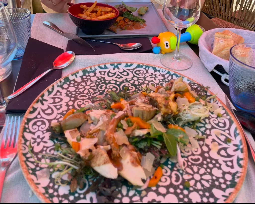 dimitristzelatis_L'idée_Beaugency_review