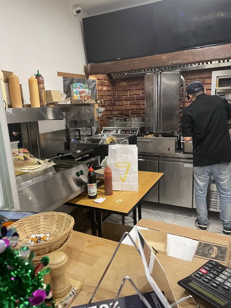 Delphine Ramaugé_ATELIER B BURGER_Beaugency_review