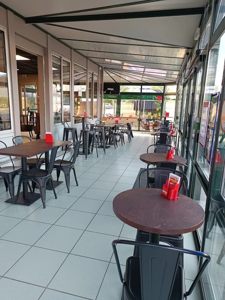 LE RELAIS DU VELORS restaurant in Beaumont-en-Véron