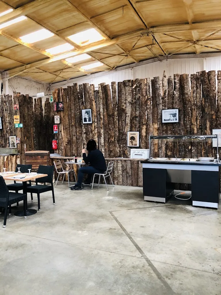 Ceci est bien plus Que cela (Je me promène)_Le Hangar_Avoine_avis