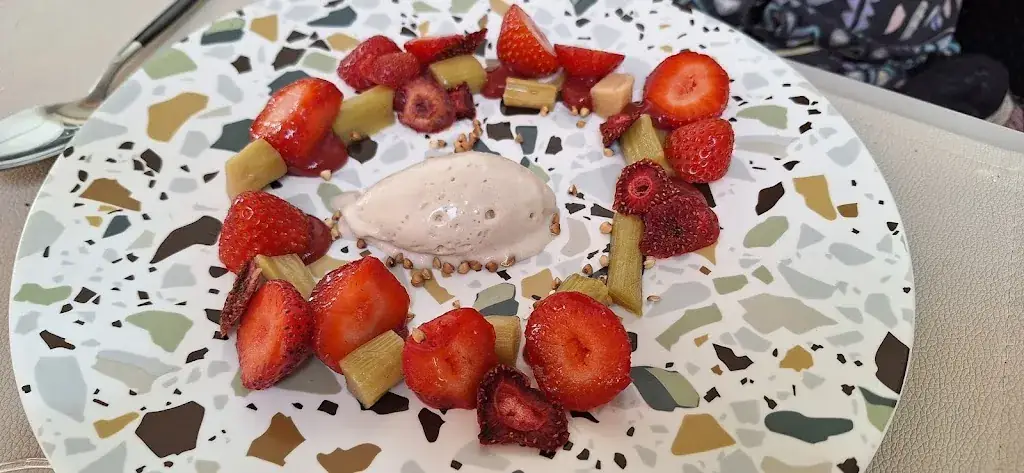 Au Local_Chinon_slider_image_3