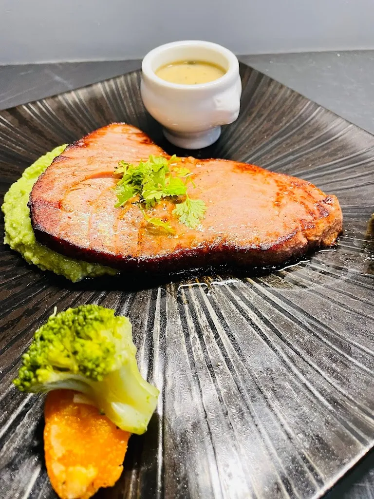 Restaurant At'able!_Chinon_slider_image_2