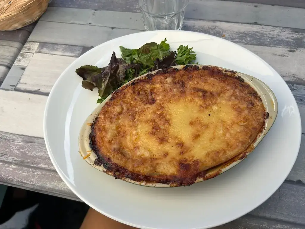 Rosa Comabella Bernat_Au Fil de l'Eau - 37420 AVOINE_Avoine_review