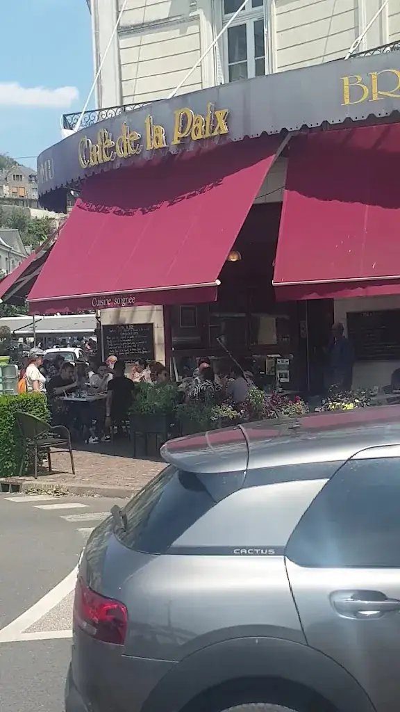 Café De La Paix_Chinon_slider_image_2