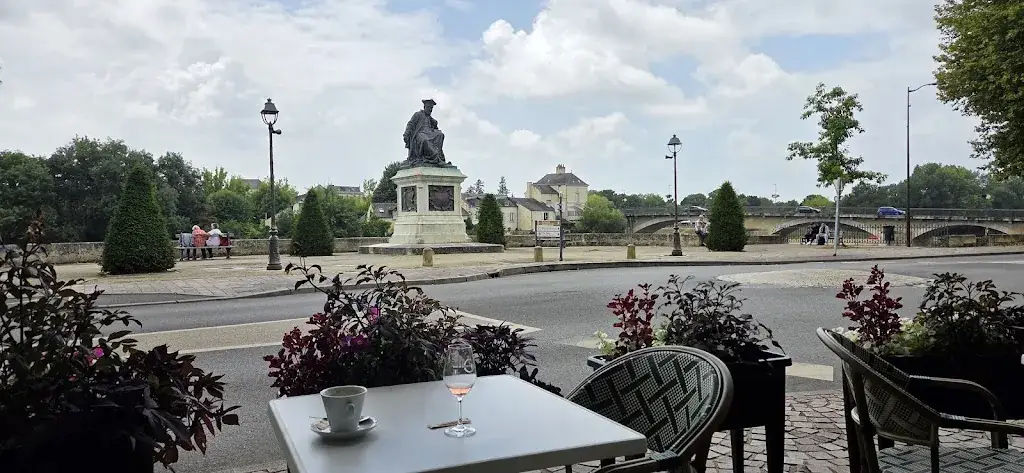 Café De La Paix_Chinon_slider_image_3