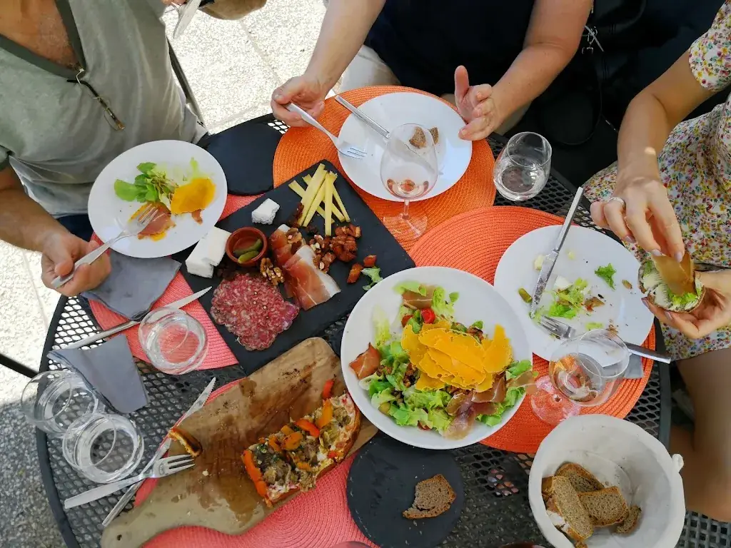 Daniil Petin_Cave des Silènes_Chinon_review