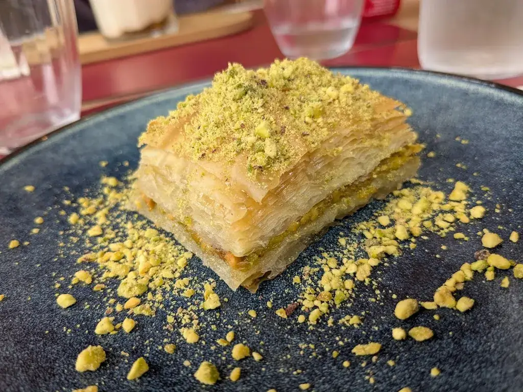 SUZANI_Chinon_slider_image_3