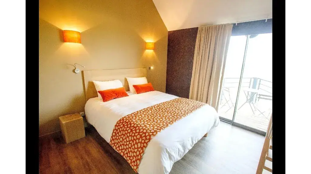 Logis Hôtel Imago_Roche-Clermault_slider_image_1