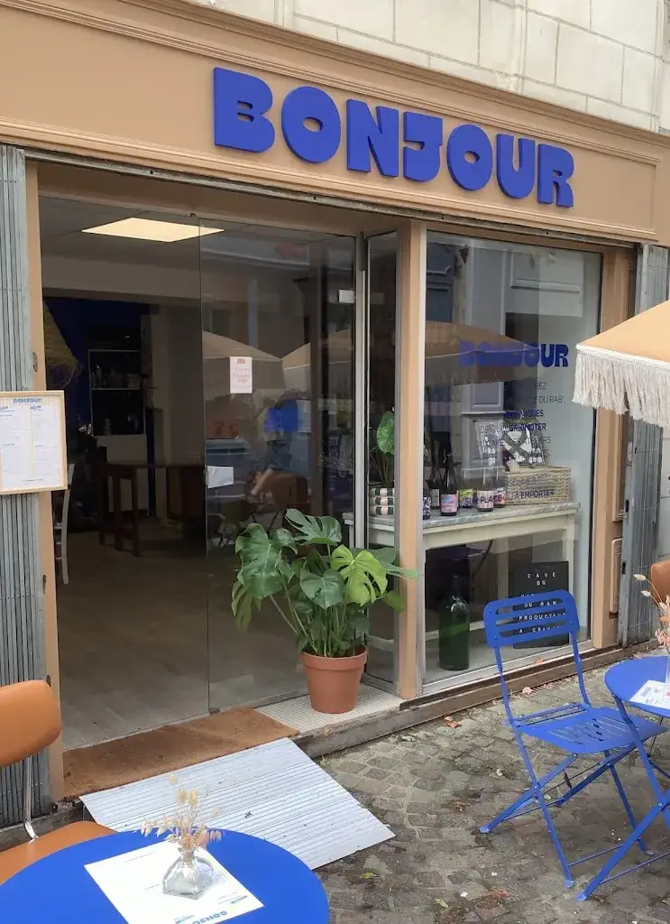 Mary T._Bonjour_Chinon_review