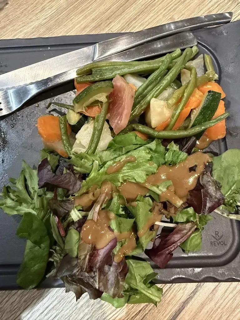 Szabolcs Menesi_Les Pierres Rabelaisiennes_Chinon_review