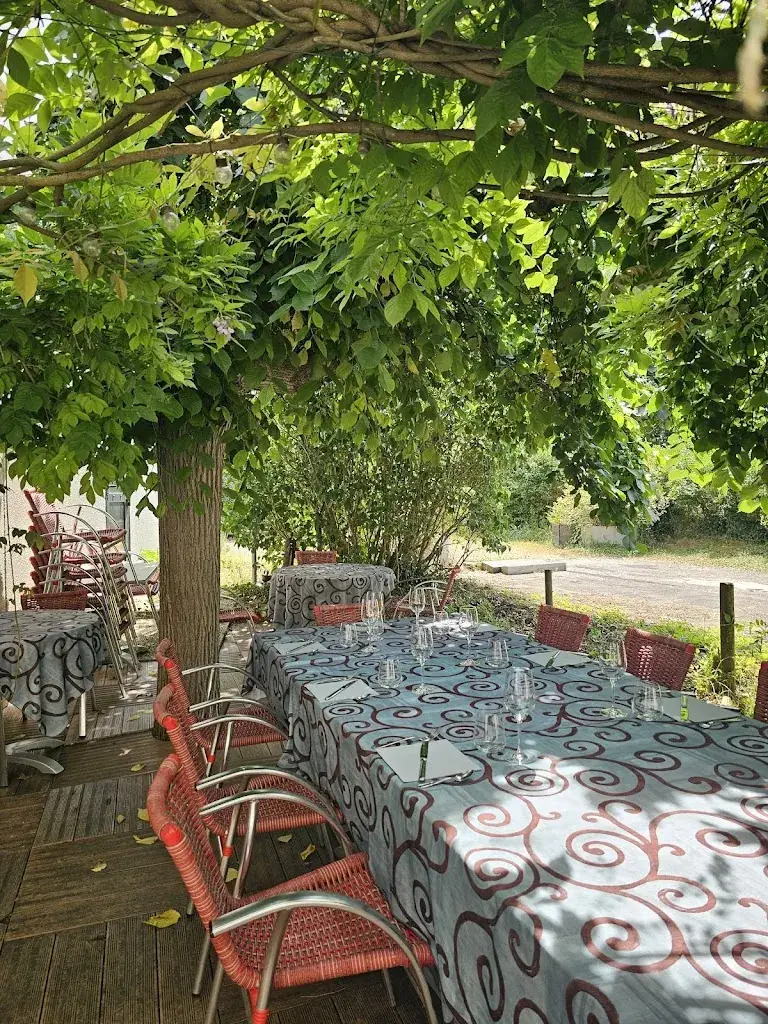 Le Lion D 'Or restaurant in Candé-sur-Beuvron