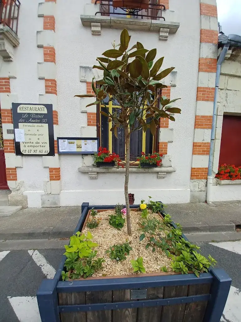 Hotel "Les Lilas" restaurant in Bourgueil