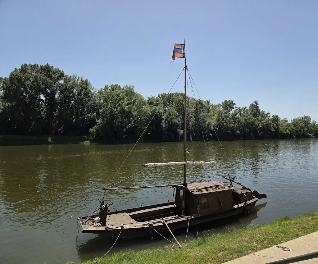 Le Café de la Loire_Chouzé-sur-Loire_slider_image_3