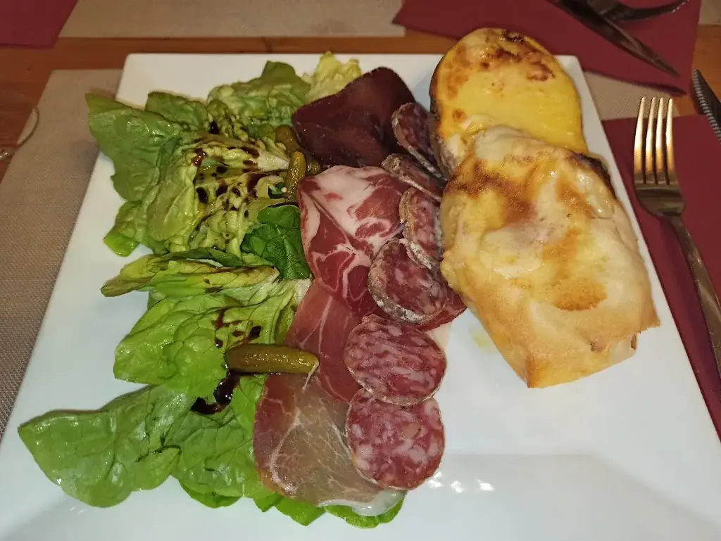 Daniel Fisher_Le Chic Mama_Arcs_reseña