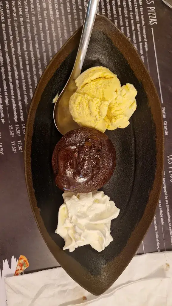 Juju Mateos_La grange à pizza_Brou_recensione