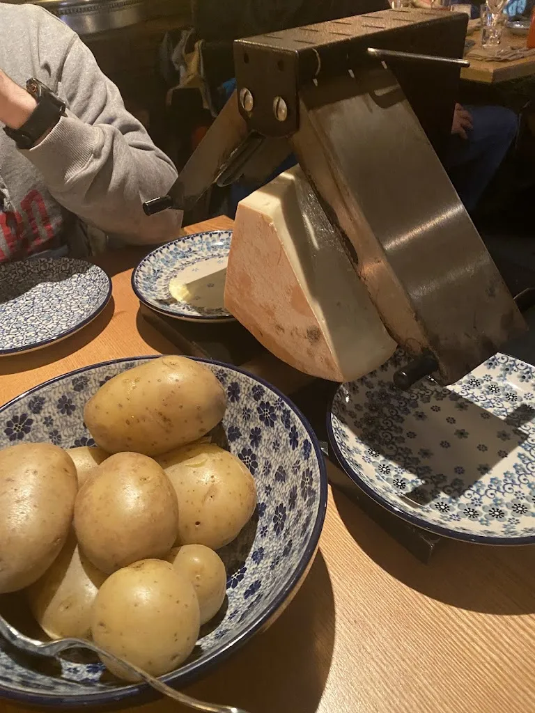 Caro Wood_Le Savoy_Bourg-Saint-Maurice_review