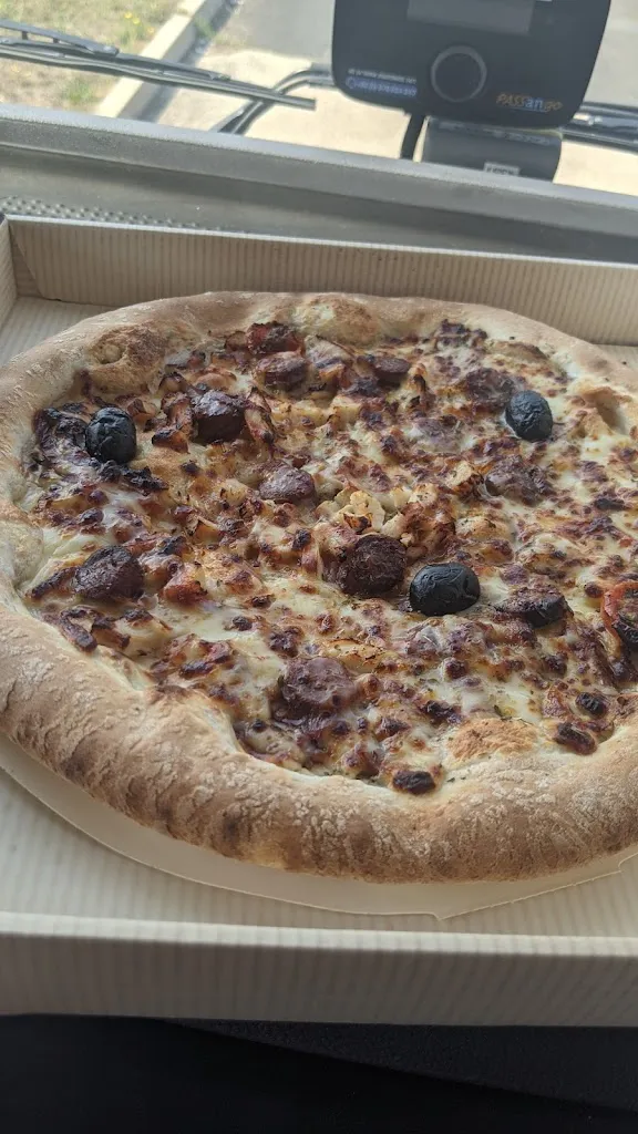 Perhane Heilig_Gang Of Pizza_Chabris_review