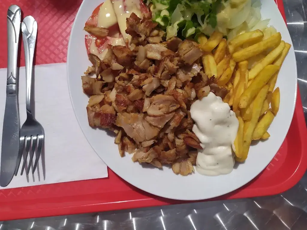 Kay.T BruDi_Snack Burger_Chabris_review