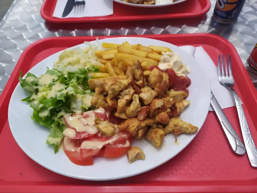 Snack Burger_Chabris_slider_image_1