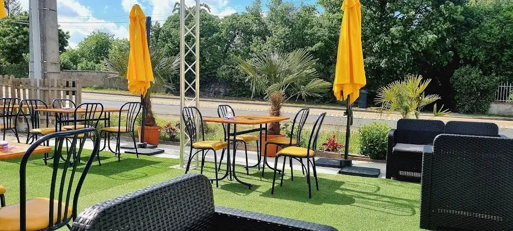 Le Bar à Pizza restaurant in Chaingy