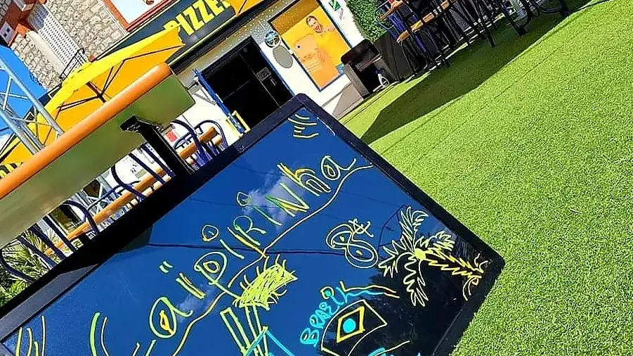 Le Bar à Pizza_Chaingy_slider_image_3