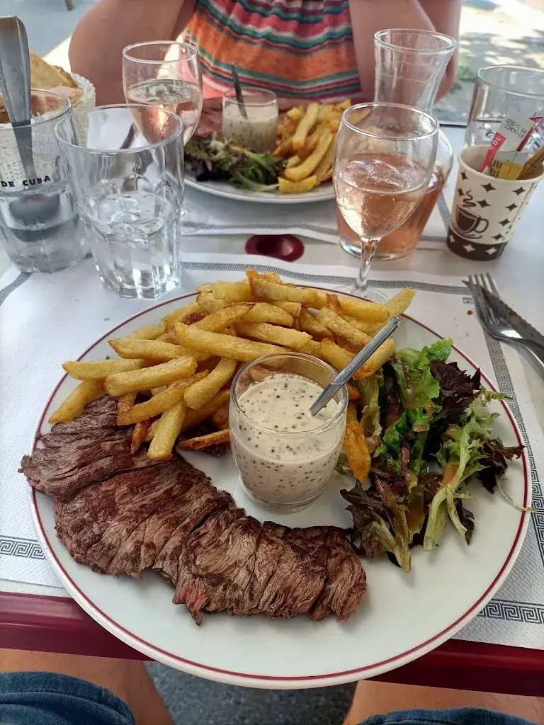 Manue H_Le Comptoir de l’Amitié_Saint-Genou_review