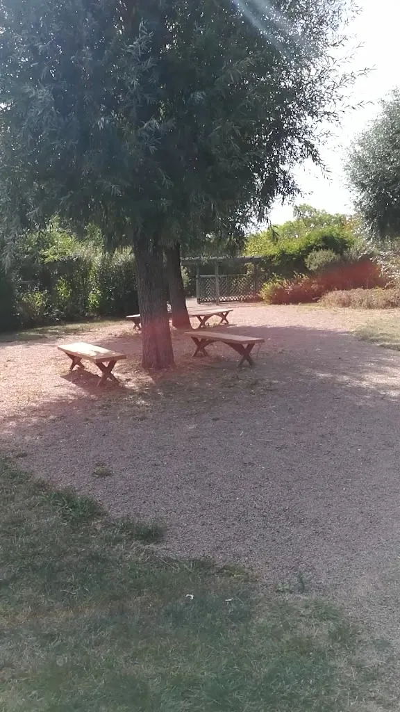 Aire du Jardin des Arbres_Varennes-Changy_slider_image_2
