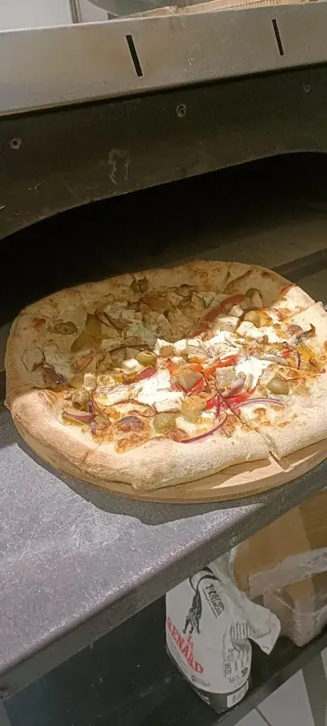 Star pizza_Varennes-Changy_slider_image_3