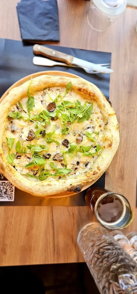 Menu_Well in Town_Orléans_image_6