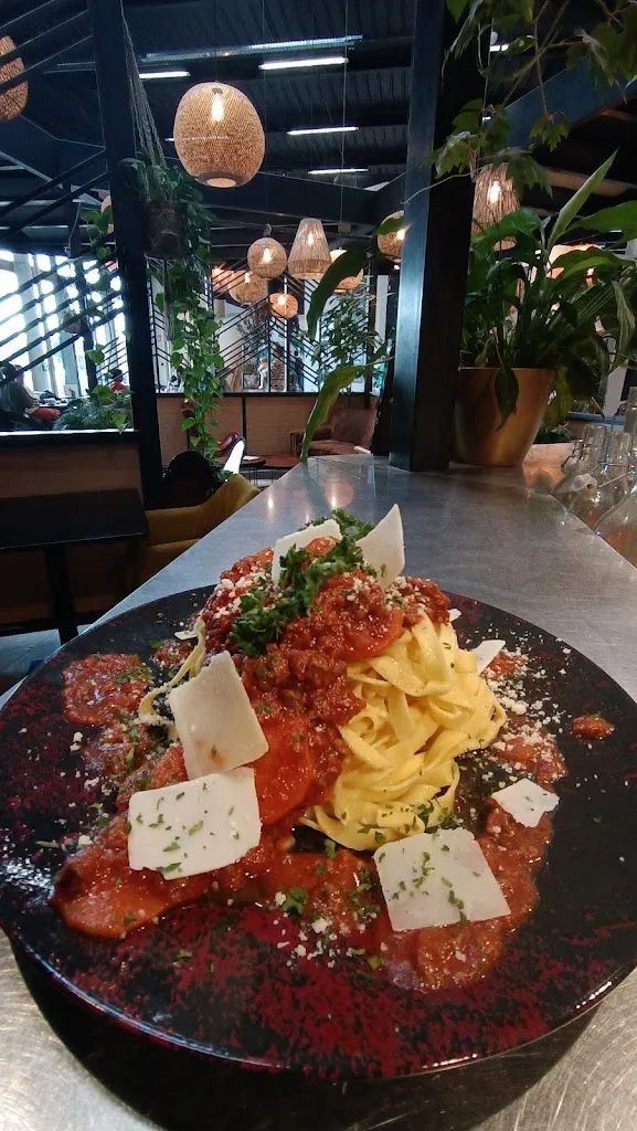 Fabien AIMÉ_Restaurant & Bar, Terrasse chez Vertical'Art Orléans_Saint-Jean-de-la-Ruelle_review