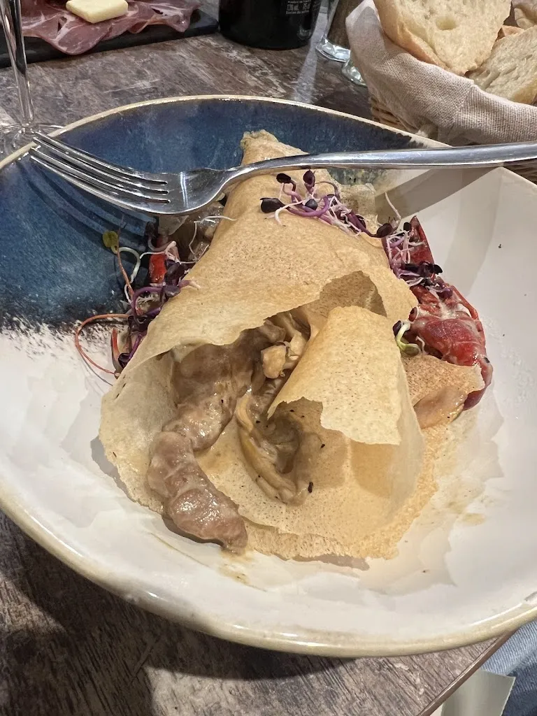 Jana Lynne Sanchez_L'escalier_Orléans_review