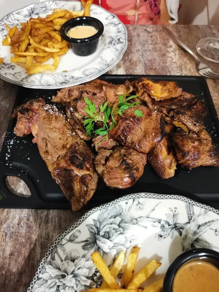 Katrina Gibbs_L'escalier_Orléans_review