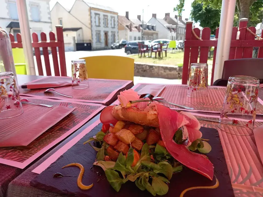 Menu_Bar / Restaurant / Chambre à la nuitee à 45e/Le Champ de Foire à Châteaumeillant_Châteaumeillant_image_8