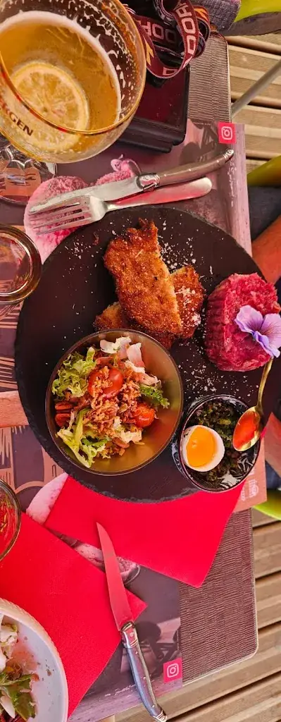 Isabelle Guillen_Bar / Restaurant / Chambre à la nuitee à 45e/Le Champ de Foire à Châteaumeillant_Châteaumeillant_review