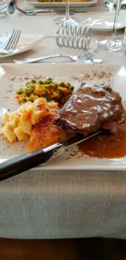 Tim Cawood_Restaurant La Goutte Noire_Châteaumeillant_review