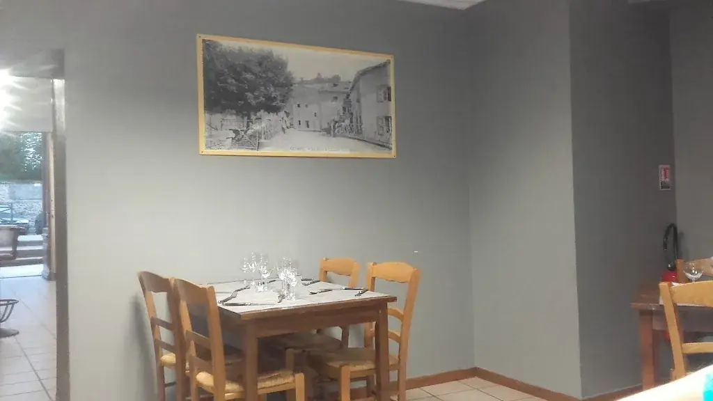 Le Petit bistrot_Cessieu_slider_image_2