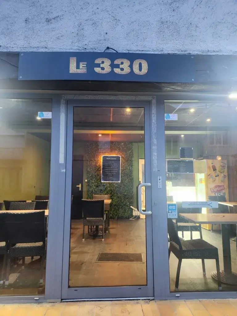 Le 330 restaurant in Château-la-Vallière