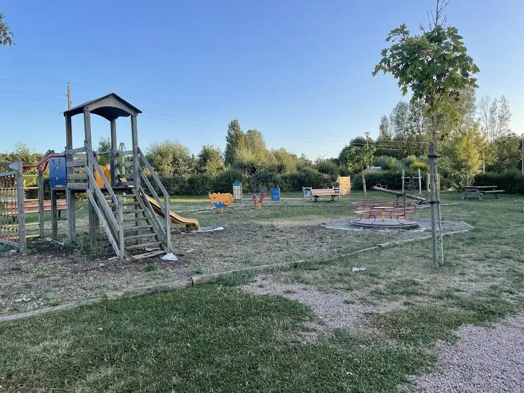 Juliette Nouvelle_La Guinguette chez Navy aux 2 étangs_Saint-Georges-sur-Arnon_review