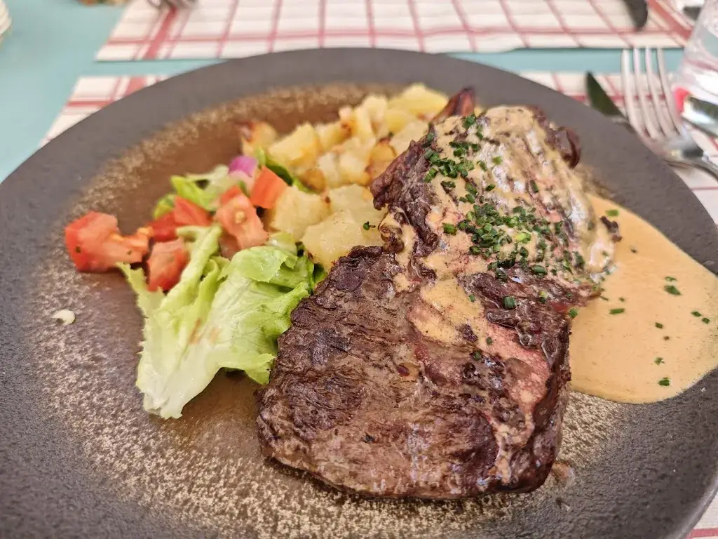 Les Grands Canons restaurant in Brignais