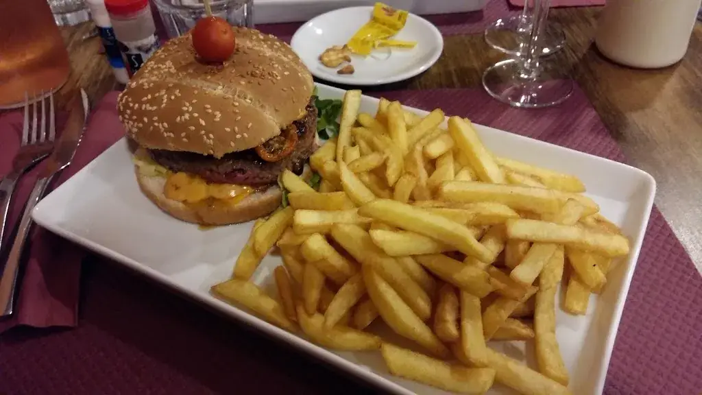 La Tour de Pizz_Châteauneuf-en-Thymerais_slider_image_3