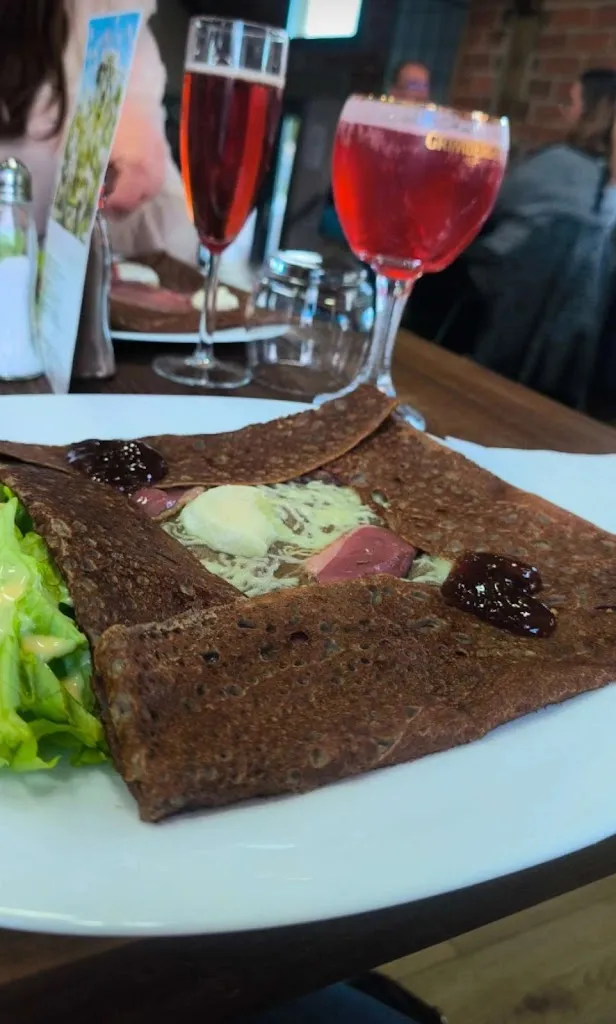 Justine Rousseau_Creperie, Les Galettes de Poulette_Châteauneuf-en-Thymerais_review