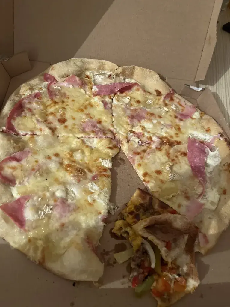 Camille Sle_Le Kiosque à pizza Chatillon Coligny_Châtillon-Coligny_review