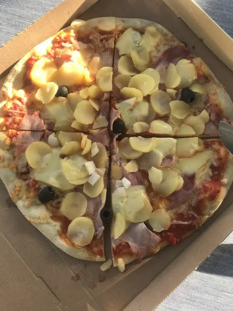 Lucie Harmann_Le Kiosque à pizza Chatillon Coligny_Châtillon-Coligny_review